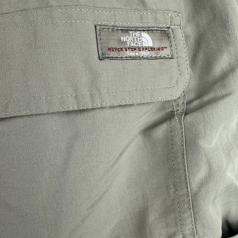 The North Face Belted Cargo Shorts Mens XXL Tan Hiking Nylon Outdoors
